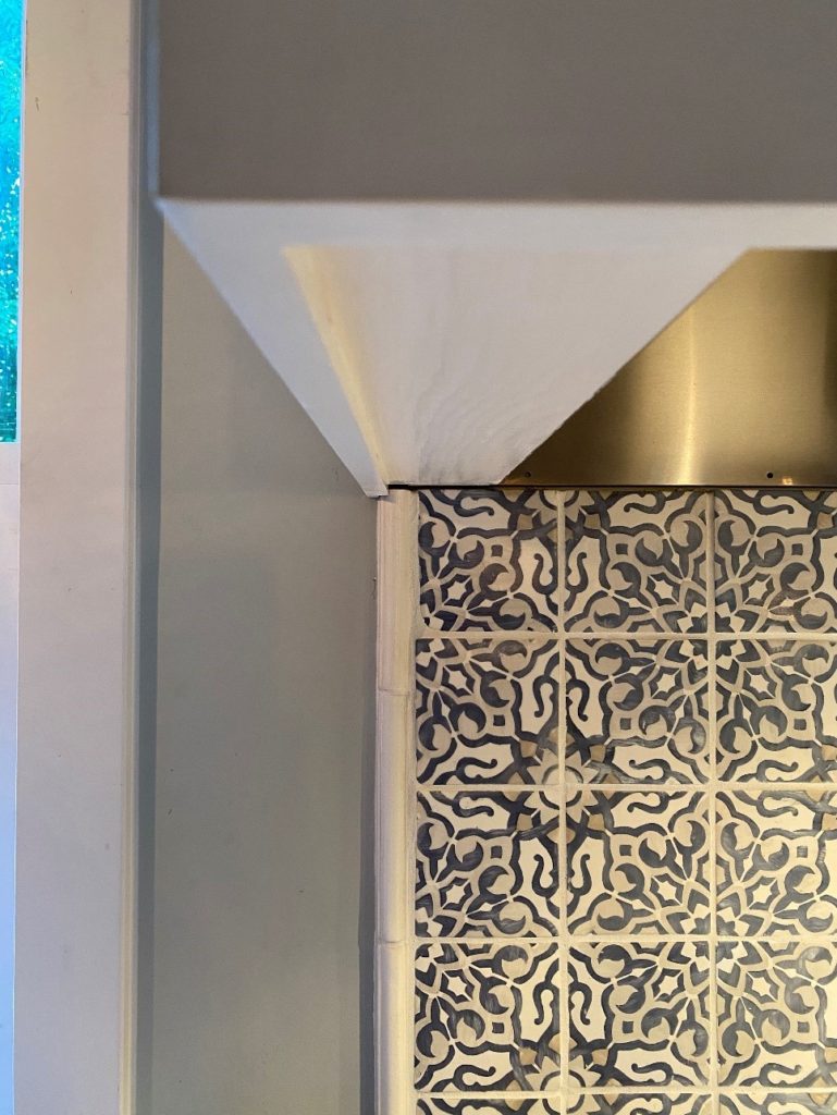 custom range hood detail